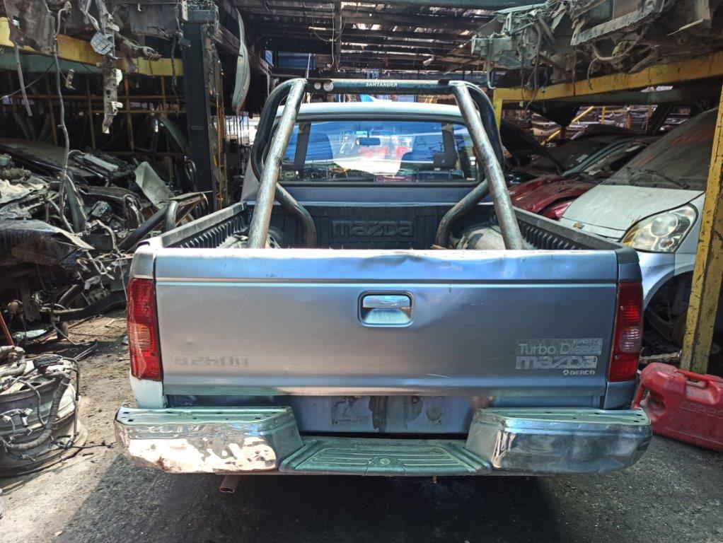  Mazda B2500 2005    EN DESARME